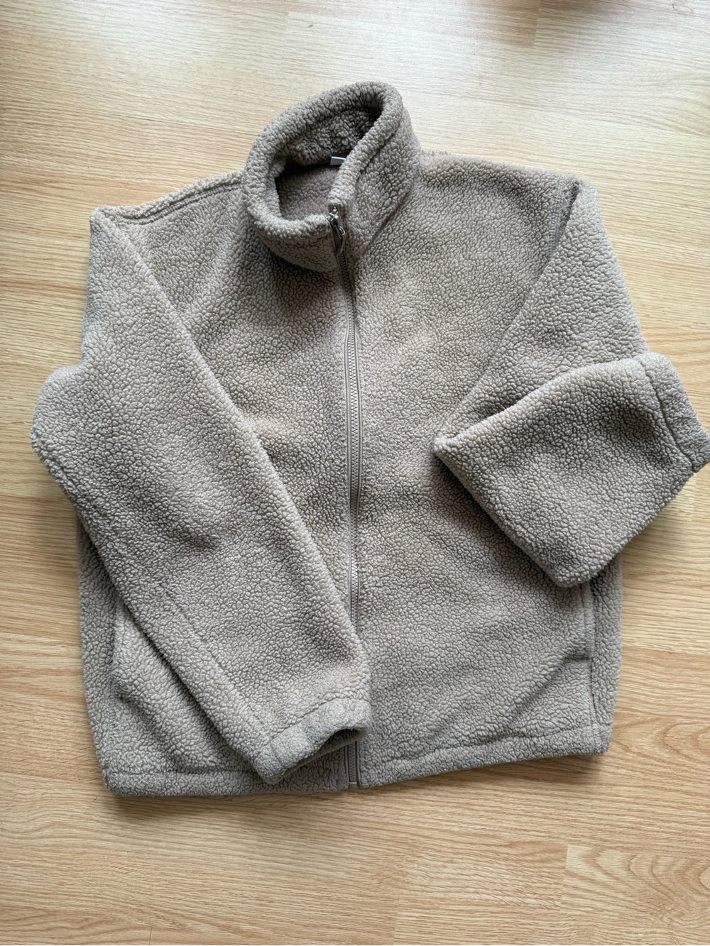 Uniqlo Women's Teddy Sherpa Zip-Up Jacket in Taupe size small